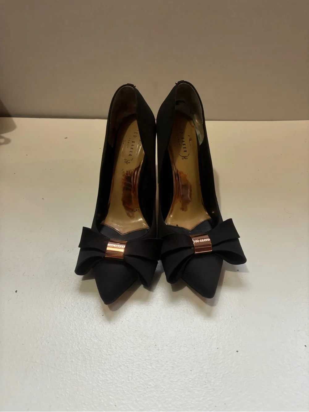 Ted Baker London Black Satin Bow Pumps Heels Rose Gold Pointed Toe 39.5
